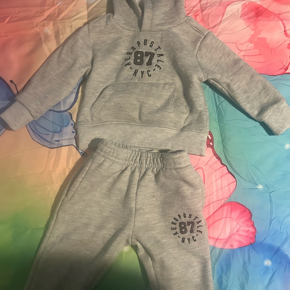 Aeropostale Kids Gray Sweatpants and Hoodie Set